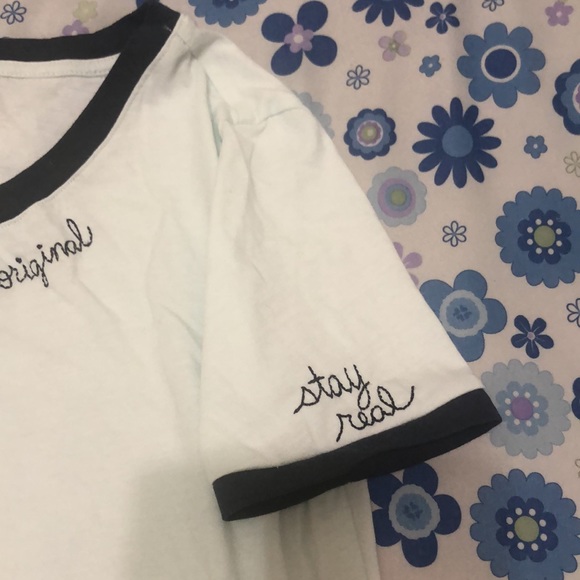 Short sleeve t shirt girls size small - Picture 3 of 7